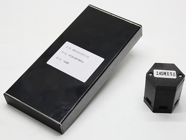 2.4G、5G 雙極化板狀天線